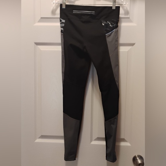 Bundle of (8) Athleta Leggings Size XS Cropped and Full Length - Picture 9 of 16